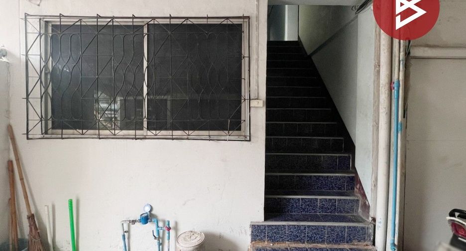 For sale 19 bedrooms retail Space in Sai Mai, Bangkok