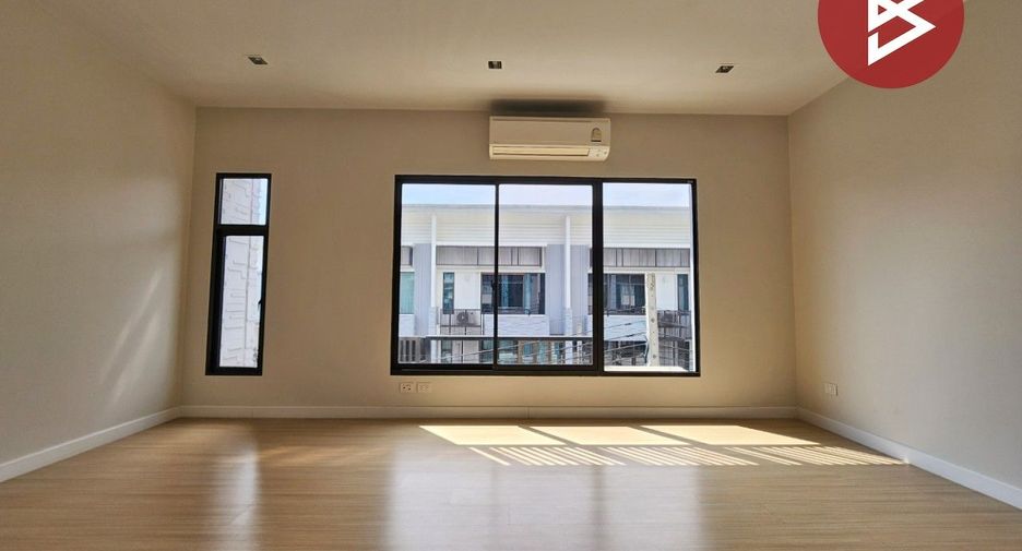 For sale 3 bedrooms townhouse in Bang Phli, Samut Prakan