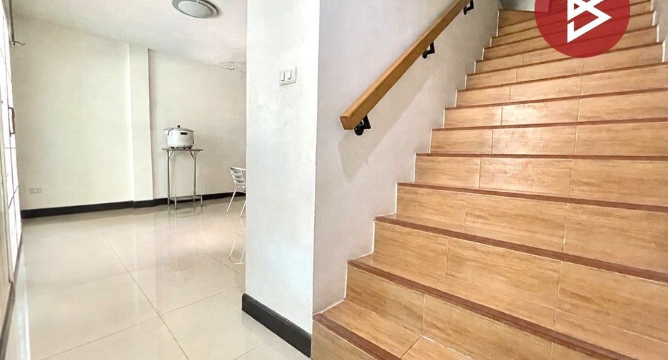 For sale 3 bedrooms townhouse in Mueang Chon Buri, Chonburi