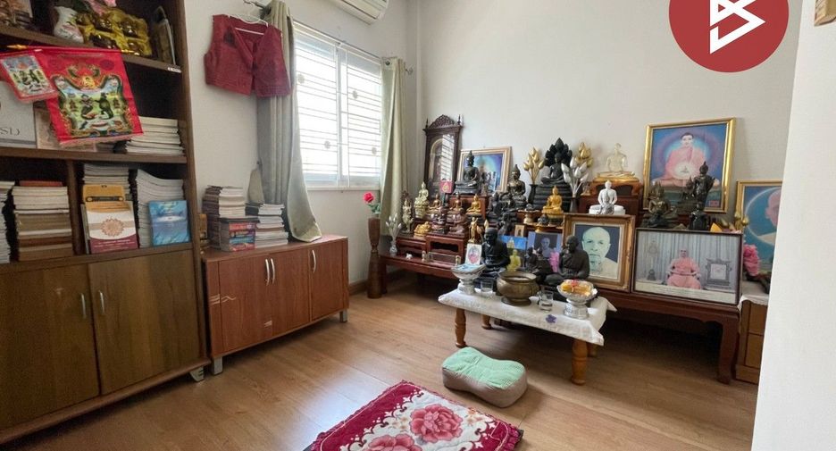 For sale 3 bedrooms townhouse in Mueang Chon Buri, Chonburi