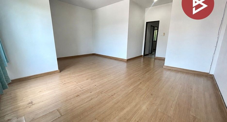 For sale 3 bedrooms townhouse in Mueang Chon Buri, Chonburi