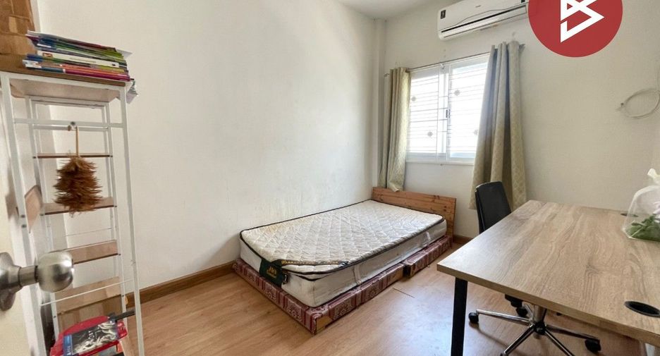 For sale 3 bedrooms townhouse in Mueang Chon Buri, Chonburi