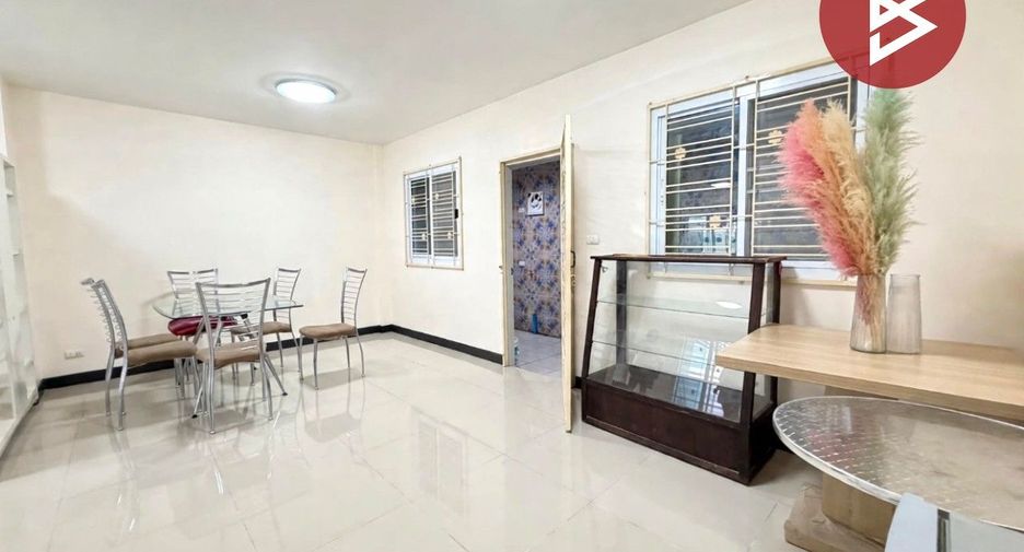 Casa adosada en venta de 3 habitaciones en Mueang Chon Buri, Chonburi
