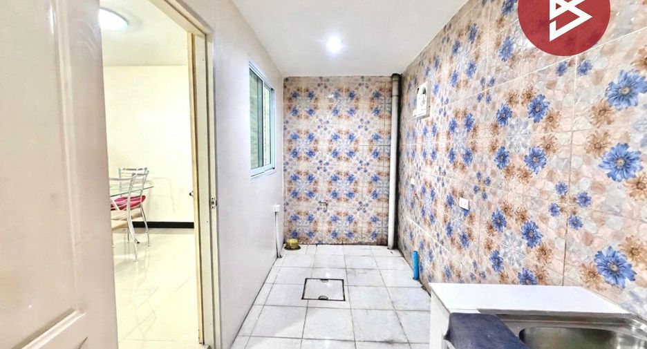 Casa adosada en venta de 3 habitaciones en Mueang Chon Buri, Chonburi