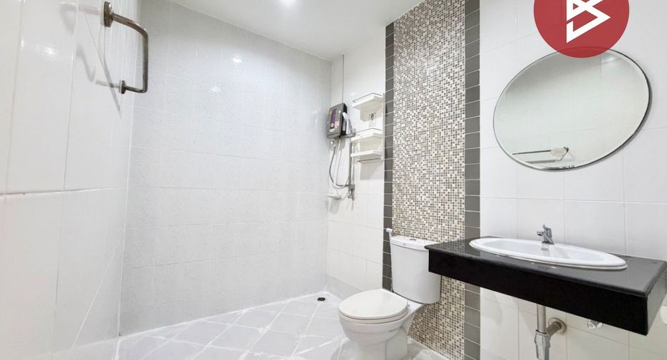 Casa adosada en venta de 3 habitaciones en Mueang Chon Buri, Chonburi