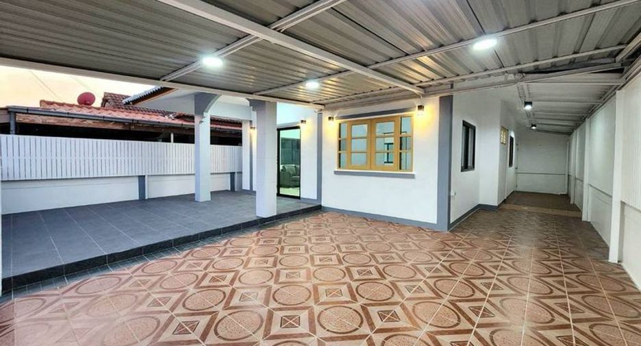 Casa en venta de 2 habitaciones en Si Racha, Chonburi