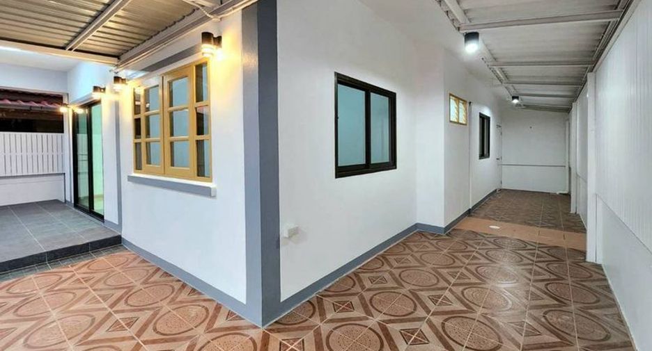 Casa en venta de 2 habitaciones en Si Racha, Chonburi