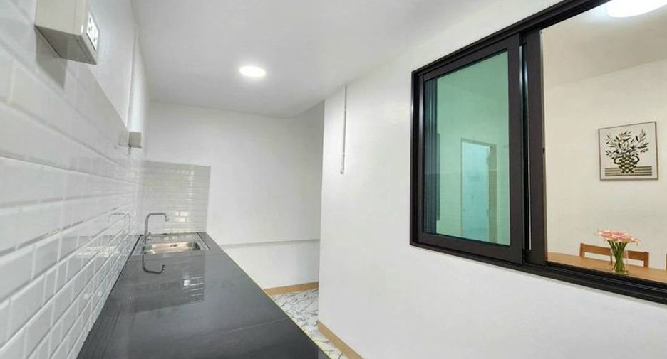 Casa en venta de 2 habitaciones en Si Racha, Chonburi