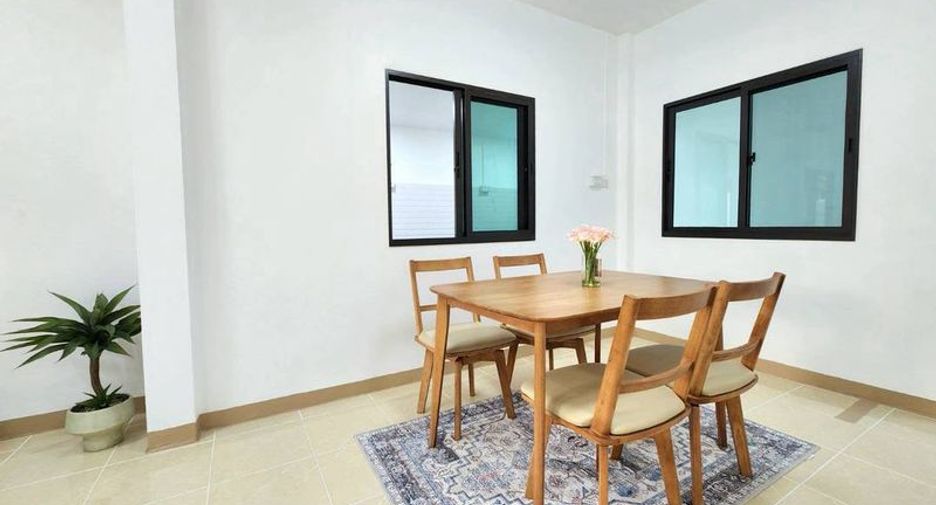 Casa en venta de 2 habitaciones en Si Racha, Chonburi