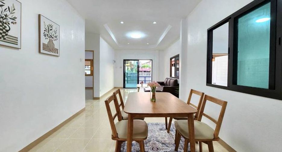 Casa en venta de 2 habitaciones en Si Racha, Chonburi
