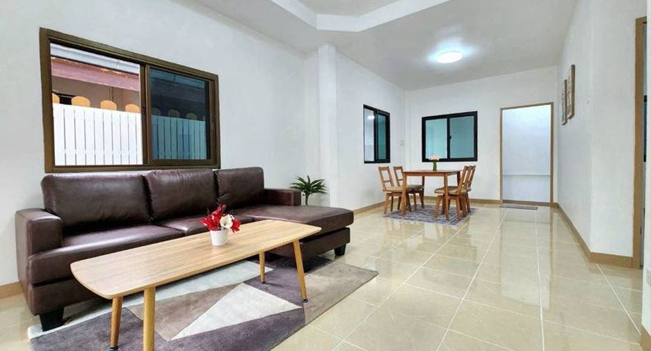 Casa en venta de 2 habitaciones en Si Racha, Chonburi