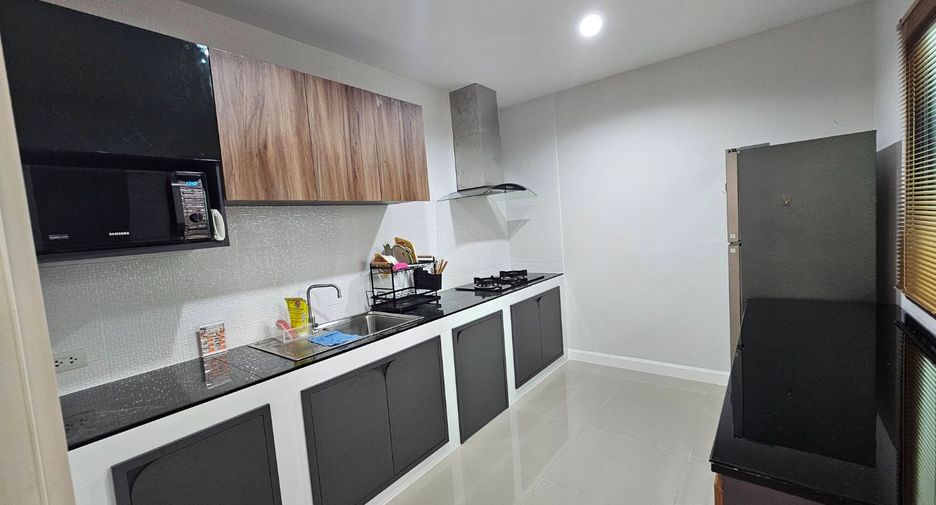 Haus zur Miete und zum Kauf mit 3 Zimmer in Saraphi, Chiang Mai