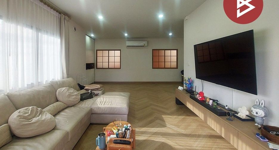For sale 3 bedrooms house in Lat Krabang, Bangkok