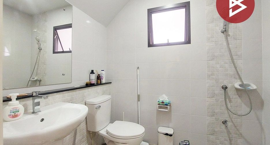 For sale 3 bedrooms house in Lat Krabang, Bangkok