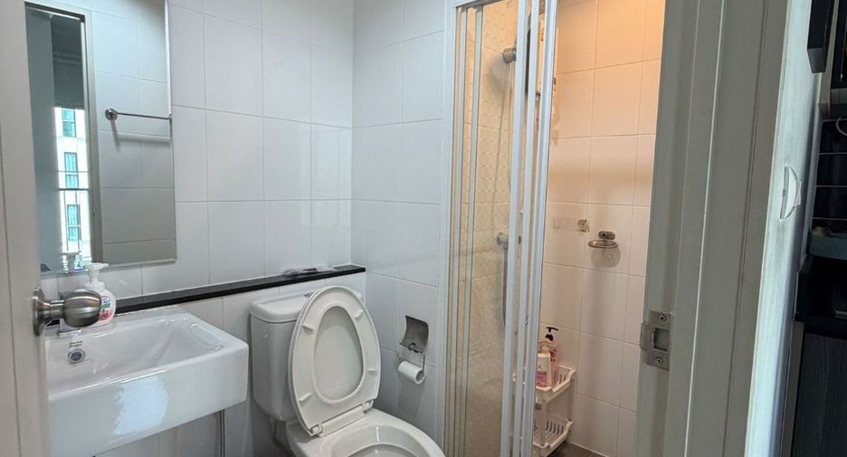 For sale 1 bed condo in Mueang Samut Prakan, Samut Prakan