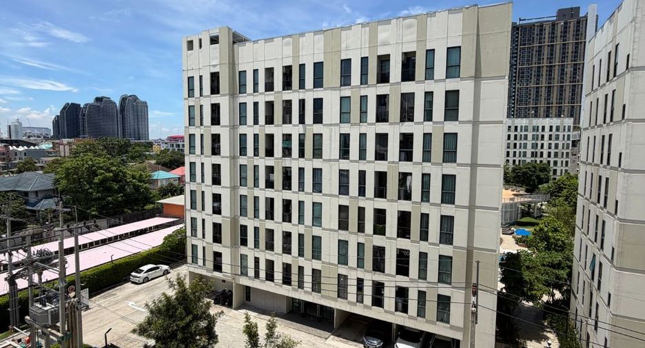For sale 1 bed condo in Mueang Samut Prakan, Samut Prakan