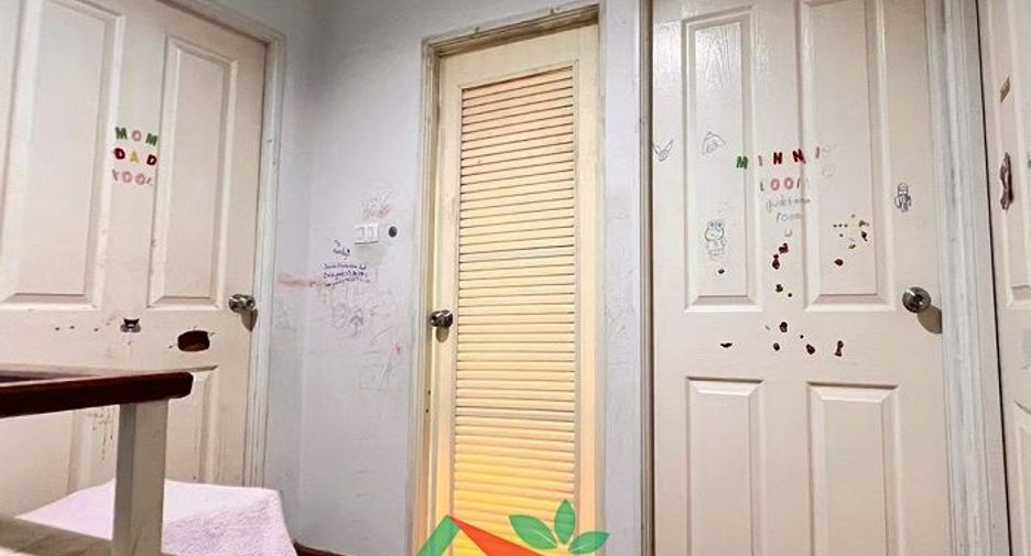 For sale 3 bedrooms townhouse in Khlong Sam Wa, Bangkok