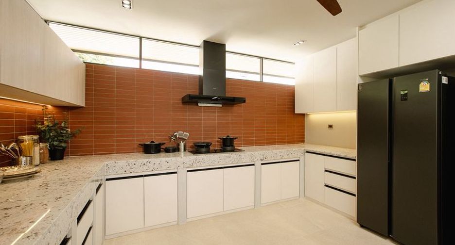 For rent and for sale 4 bedrooms villa in Mueang Chiang Mai, Chiang Mai