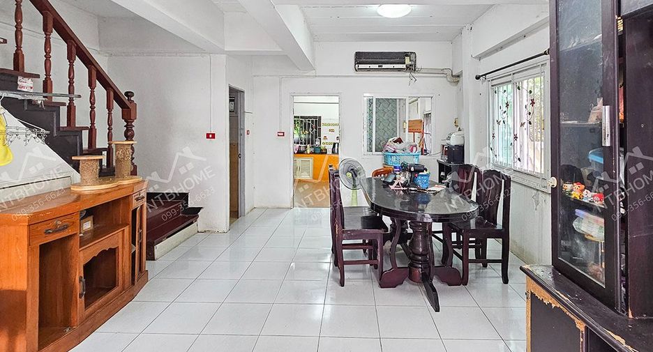 À vendre 3 chambres maison de ville à Bang Bua Thong, Nonthaburi