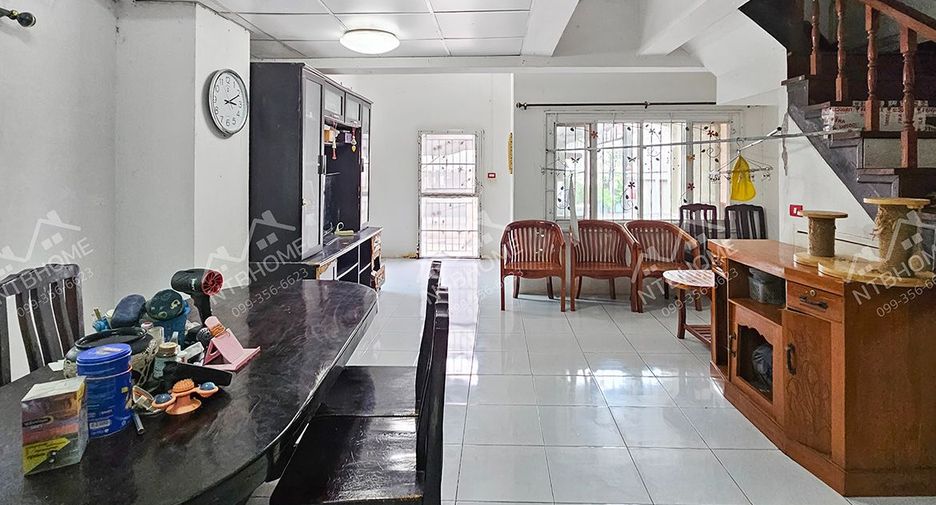 À vendre 3 chambres maison de ville à Bang Bua Thong, Nonthaburi