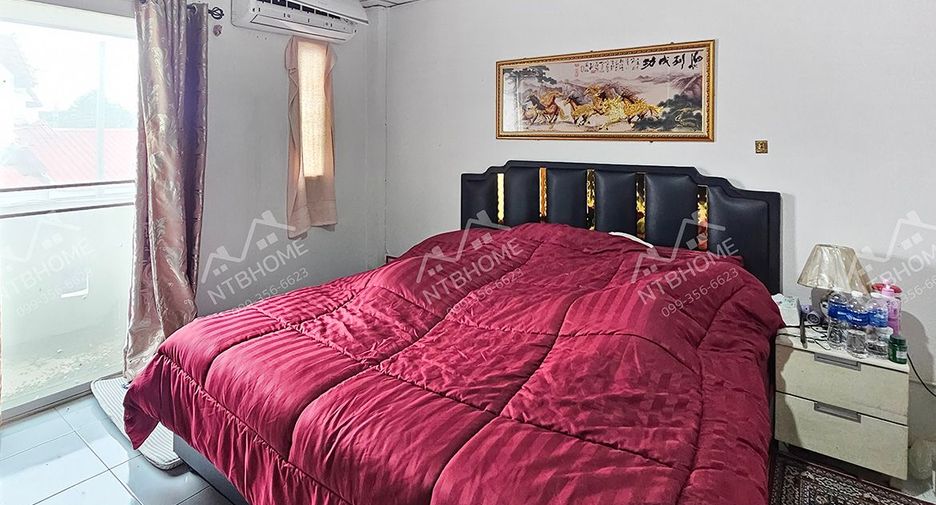À vendre 3 chambres maison de ville à Bang Bua Thong, Nonthaburi