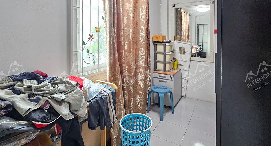 À vendre 3 chambres maison de ville à Bang Bua Thong, Nonthaburi