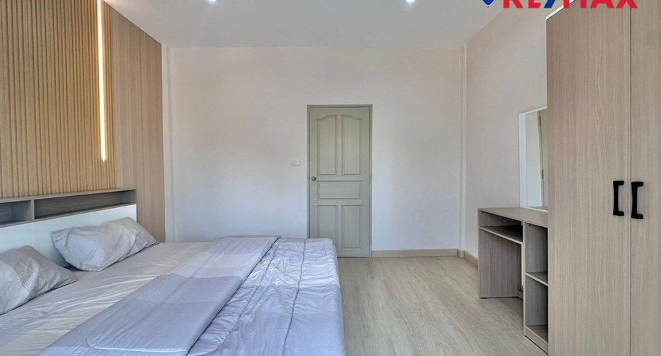 For sale 2 bedrooms house in East Pattaya, Pattaya