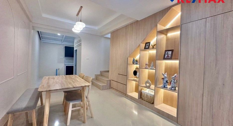 For sale 2 bedrooms house in East Pattaya, Pattaya