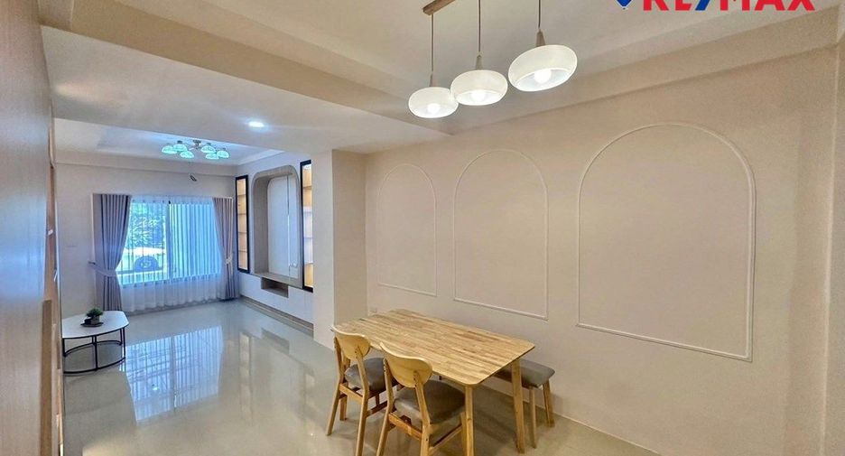 For sale 2 bedrooms house in East Pattaya, Pattaya