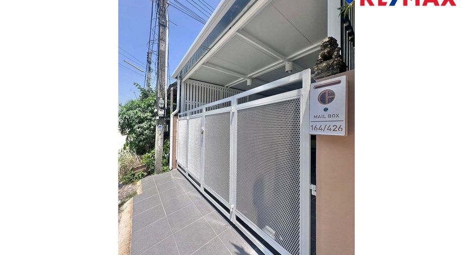 For sale 2 bedrooms house in East Pattaya, Pattaya