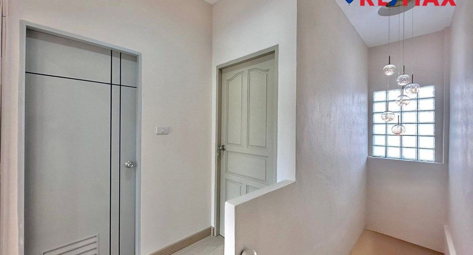 For sale 2 bedrooms house in East Pattaya, Pattaya
