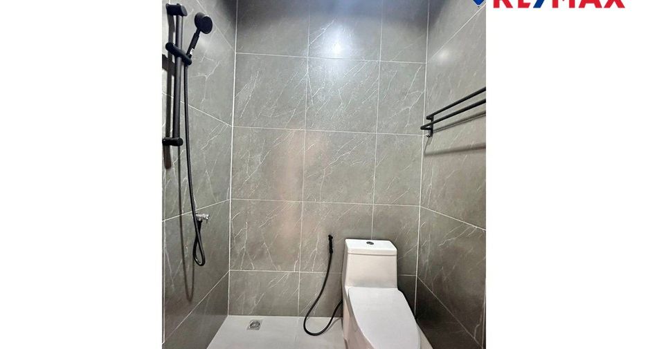 For sale 2 bedrooms house in East Pattaya, Pattaya
