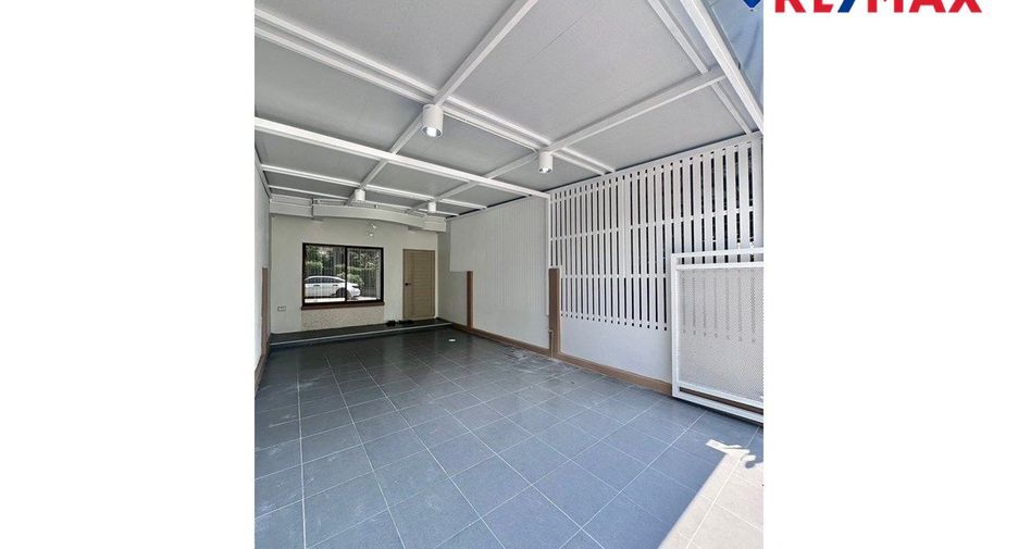 For sale 2 bedrooms house in East Pattaya, Pattaya