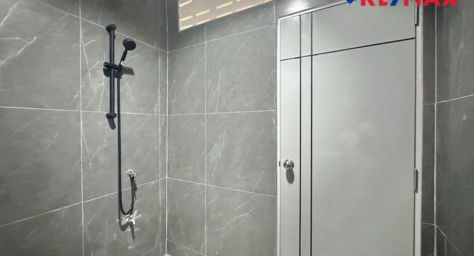 For sale 2 bedrooms house in East Pattaya, Pattaya