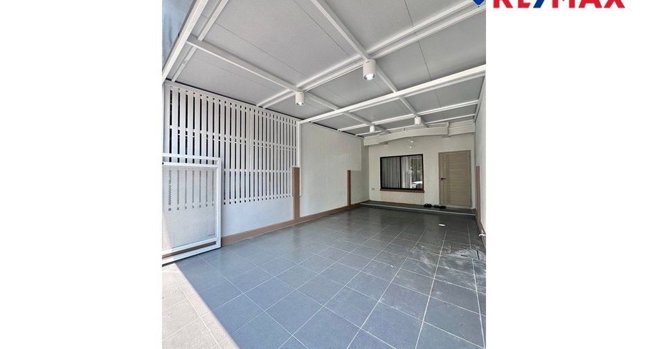 For sale 2 bedrooms house in East Pattaya, Pattaya