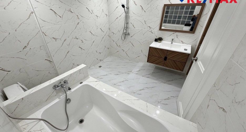 For sale 4 bedrooms house in South Pattaya, Pattaya