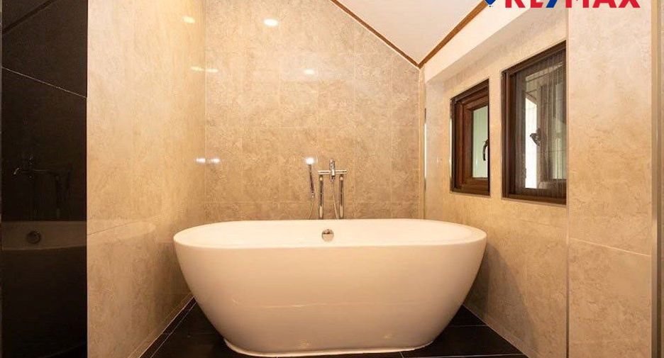 Haus zum Kauf mit 5 Zimmer in Central Pattaya, Pattaya