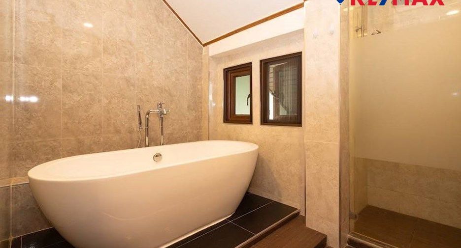 Haus zum Kauf mit 5 Zimmer in Central Pattaya, Pattaya