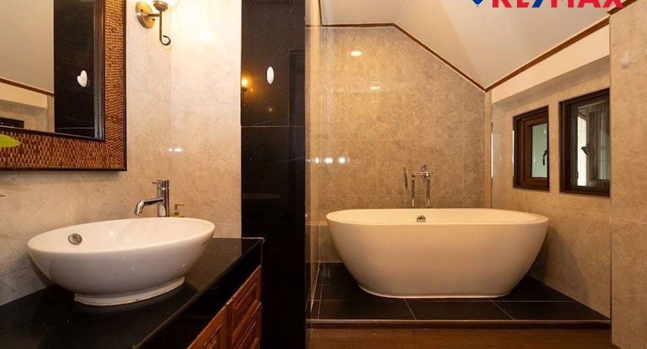 Haus zum Kauf mit 5 Zimmer in Central Pattaya, Pattaya