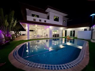 For rent 5 bedrooms villa in Bang Lamung, Chonburi