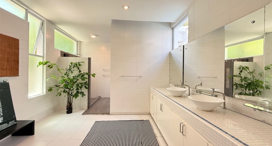 For rent 4 bedrooms house in Hang Dong, Chiang Mai
