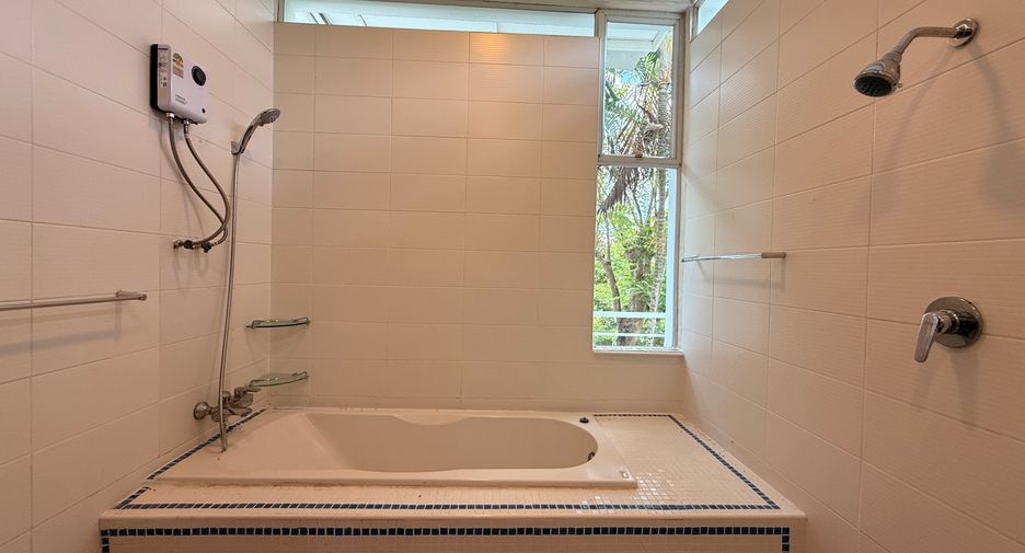 For rent 4 bedrooms house in Hang Dong, Chiang Mai