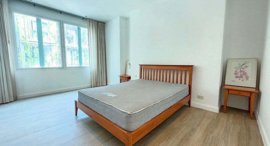 ให้เช่า 4 ห้องนอน คอนโด ใน วัฒนา, กรุงเทพฯ