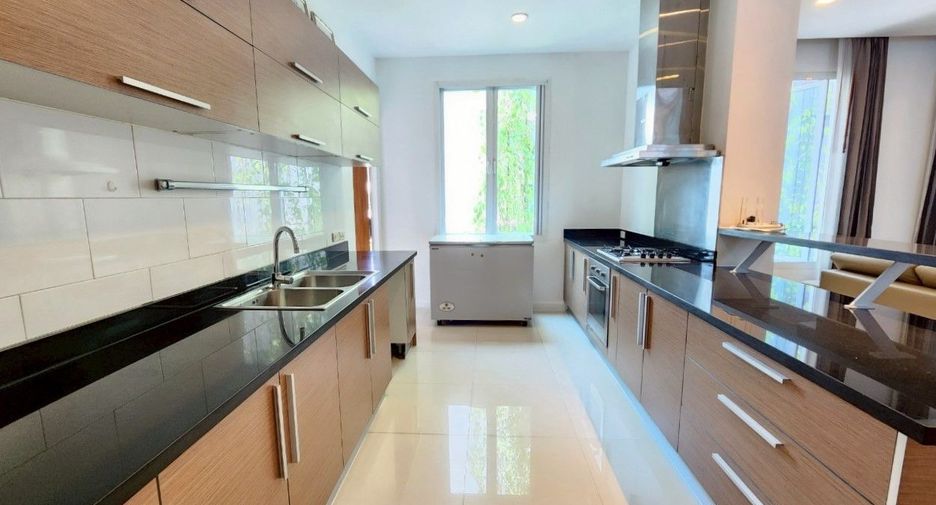 ให้เช่า 4 ห้องนอน คอนโด ใน วัฒนา, กรุงเทพฯ