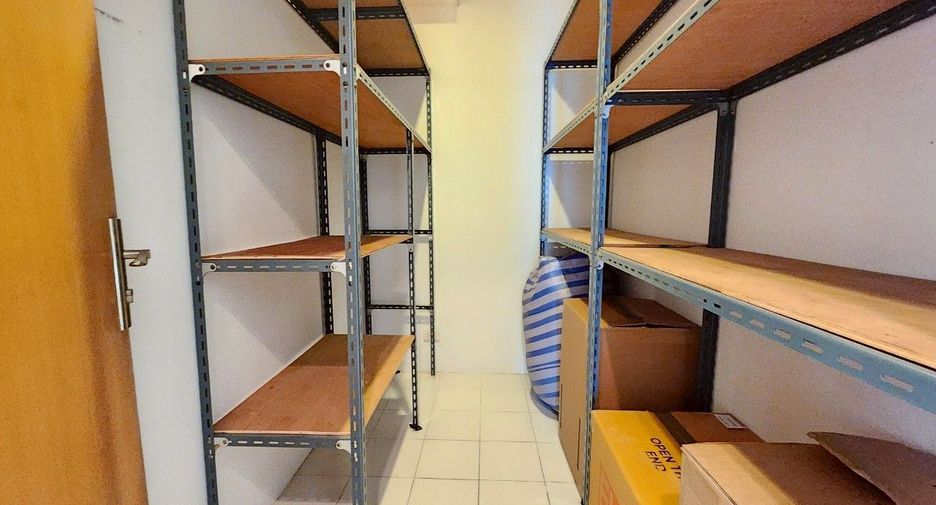ให้เช่า 4 ห้องนอน คอนโด ใน วัฒนา, กรุงเทพฯ