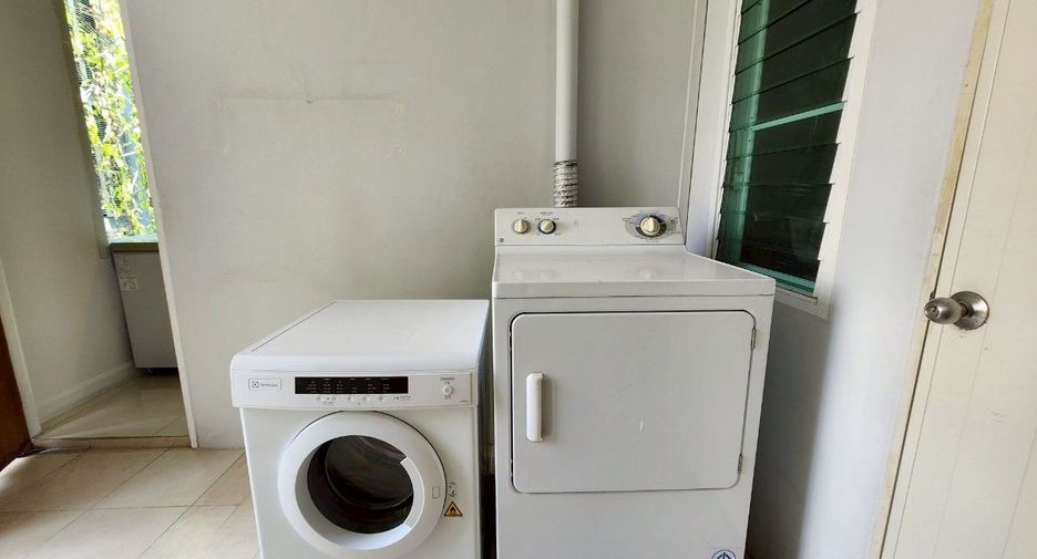 ให้เช่า 4 ห้องนอน คอนโด ใน วัฒนา, กรุงเทพฯ
