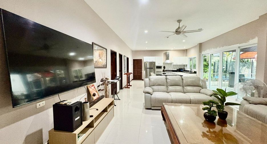 For rent 4 bedrooms villa in Mueang Phuket, Phuket