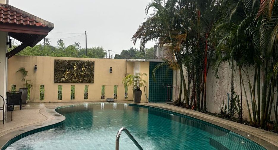 For rent 4 bedrooms villa in Mueang Phuket, Phuket