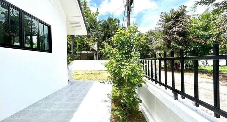 For sale 3 bedrooms house in Si Racha, Chonburi