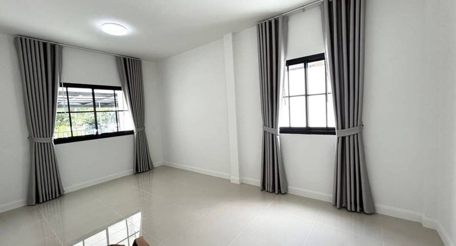 For sale 3 bedrooms house in Si Racha, Chonburi